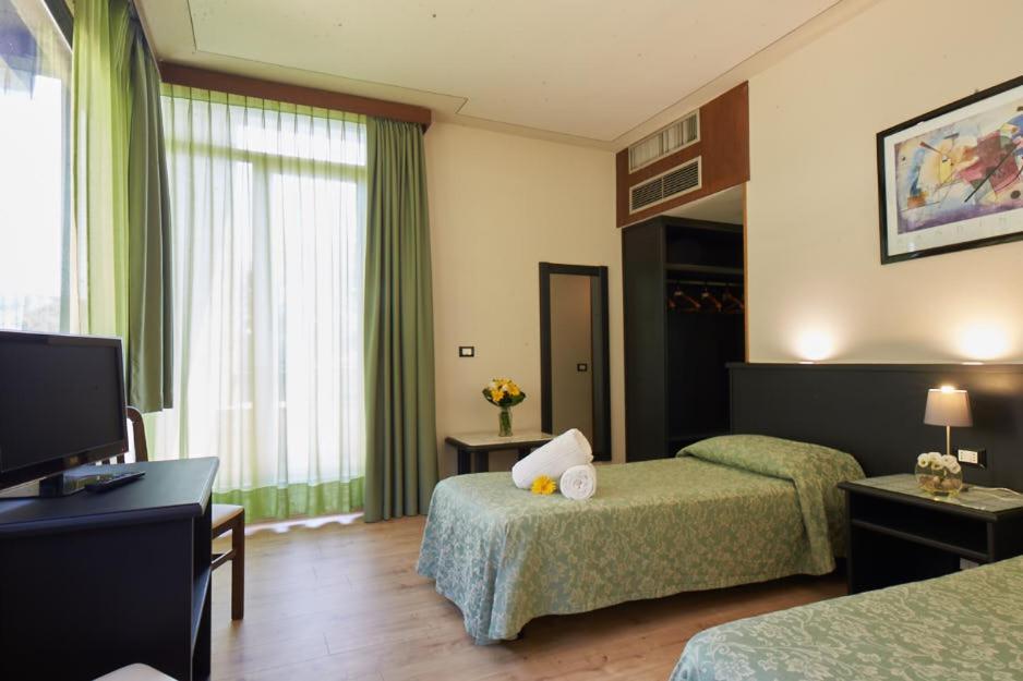 Hotel Lago Verde セッラヴァッレ・ピストイエーゼ エクステリア 写真