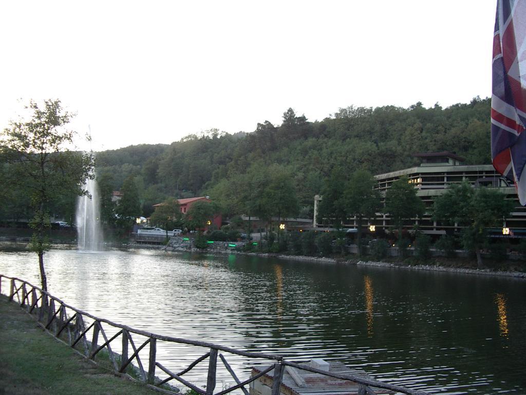 Hotel Lago Verde セッラヴァッレ・ピストイエーゼ エクステリア 写真