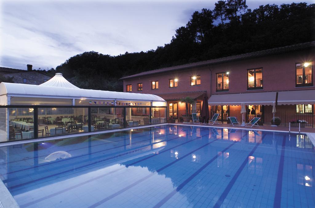 Hotel Lago Verde セッラヴァッレ・ピストイエーゼ エクステリア 写真