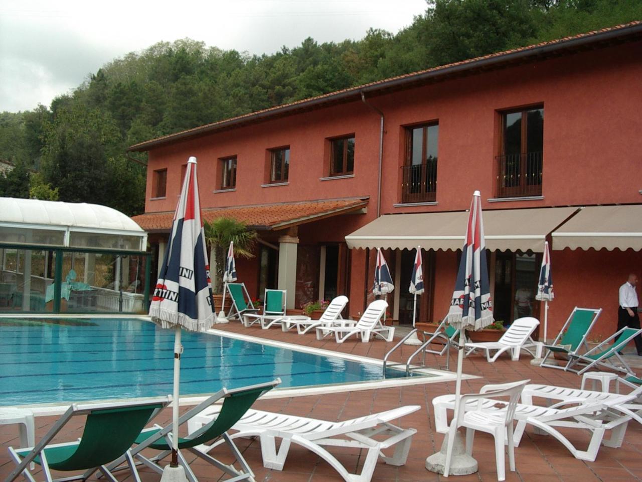 Hotel Lago Verde セッラヴァッレ・ピストイエーゼ エクステリア 写真