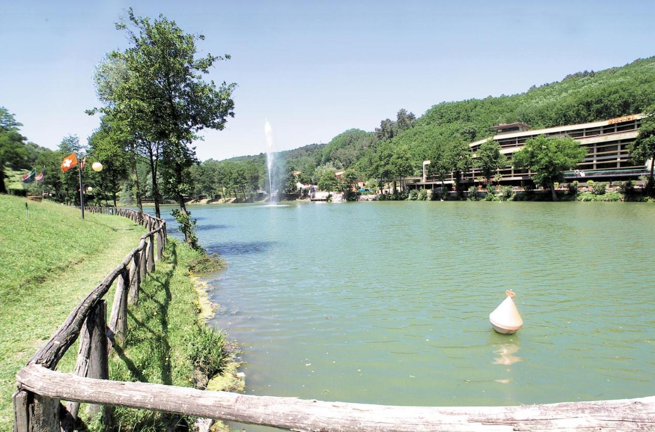 Hotel Lago Verde セッラヴァッレ・ピストイエーゼ エクステリア 写真